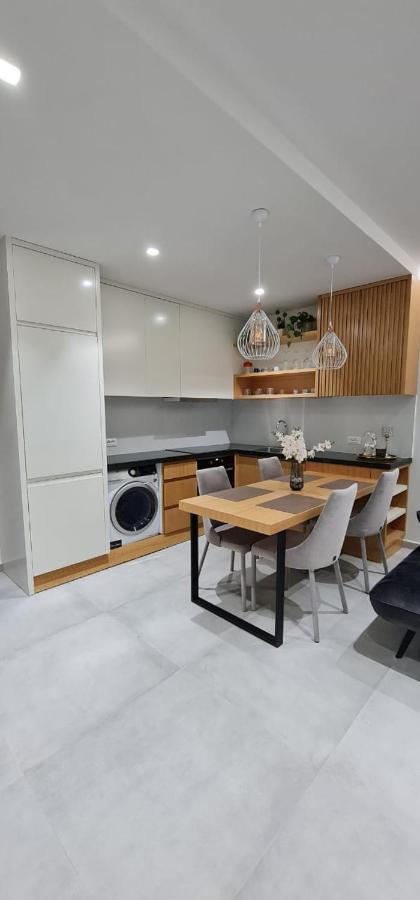 Luxurious Apartament Apartment Саранде Екстериор снимка